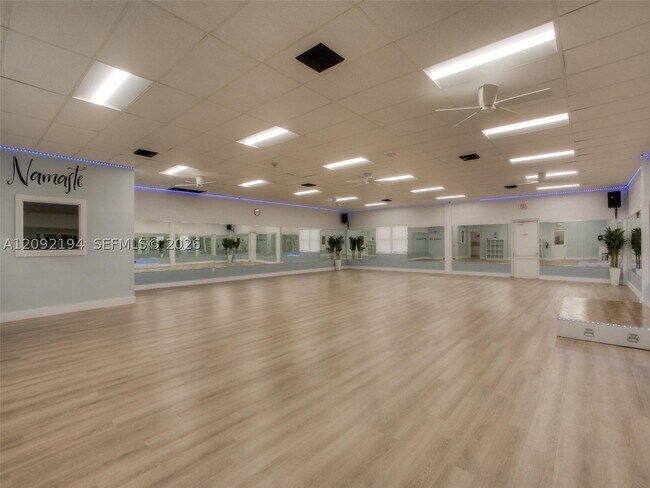 Building Photo - 16571 Blatt Blvd