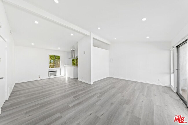 Building Photo - 825 16th St