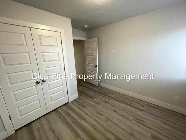 Building Photo - 170 Opal Ct