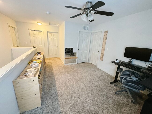 Building Photo - **** Application pending ****