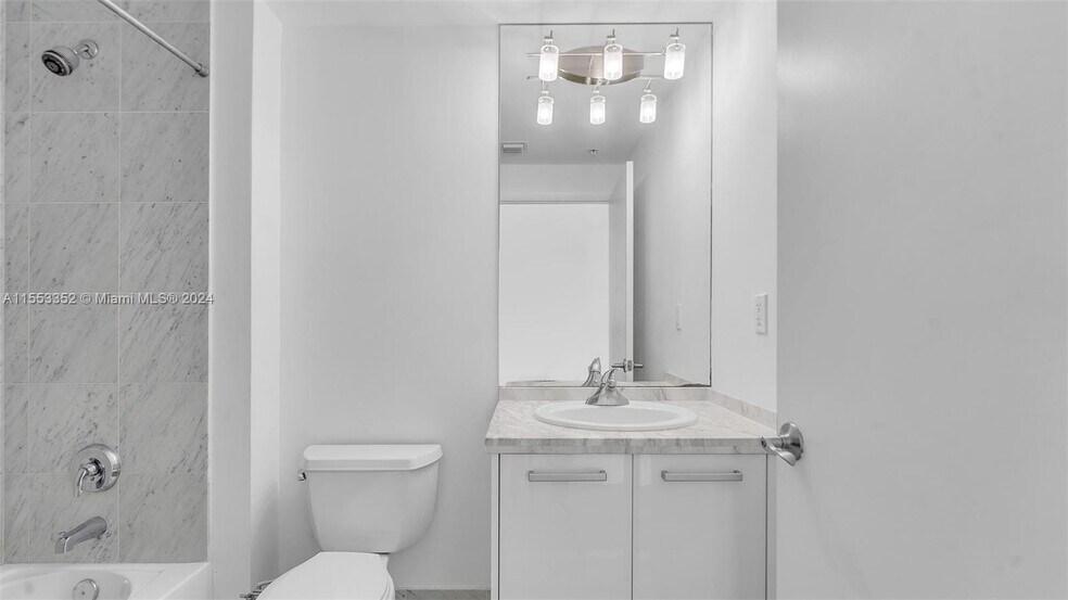 Building Photo - 253 NE 2nd St