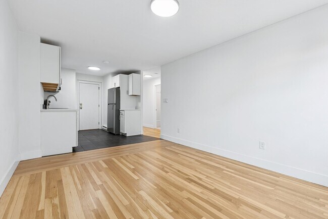 Building Photo - 303 Broadway