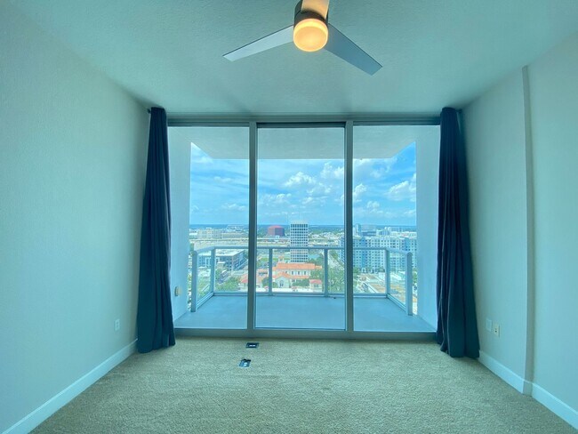 Building Photo - 2 Bedroom 2 Bath VUE Condo -- Application ...