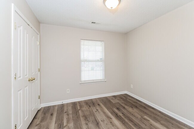 Building Photo - 15123 De Havilland Dr