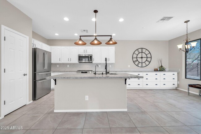 Building Photo - 41309 N Belfair Way