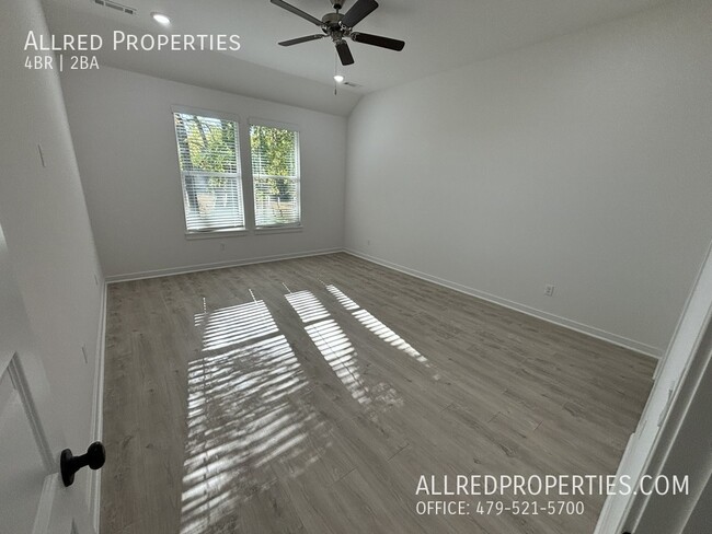 Building Photo - $500 OFF 1ST FULL MONTH"S RENT!! Brand New...