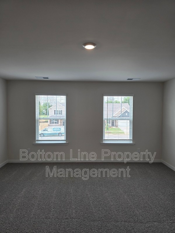 Building Photo - 549 Blackpool Ct