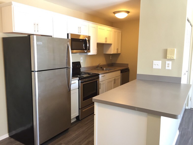 Woodland Gardens Royal Oak, MI Apartment Finder