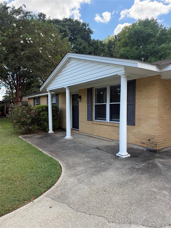 Building Photo - 637 Mimosa Rd