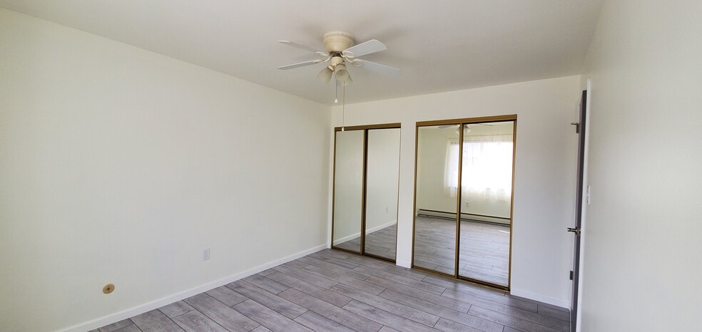 Master Bedroom w/ 2 Closets - 512 Washington Ave