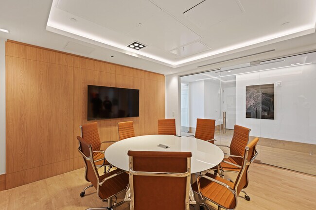 Building Photo - 220 Lake Shore Dr