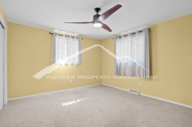 Building Photo - 1363 Ginny Ln