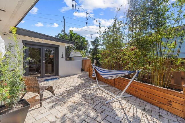 Building Photo - 1457 SE 7th St