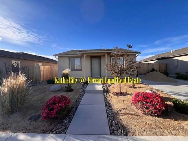 Primary Photo - Back on market!! CUTE newer Lemmon Valley ...