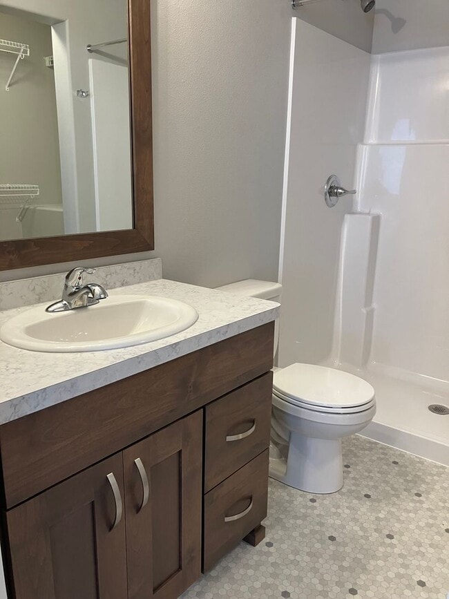 Building Photo - 4 Bed 3 Bath Single Family Home