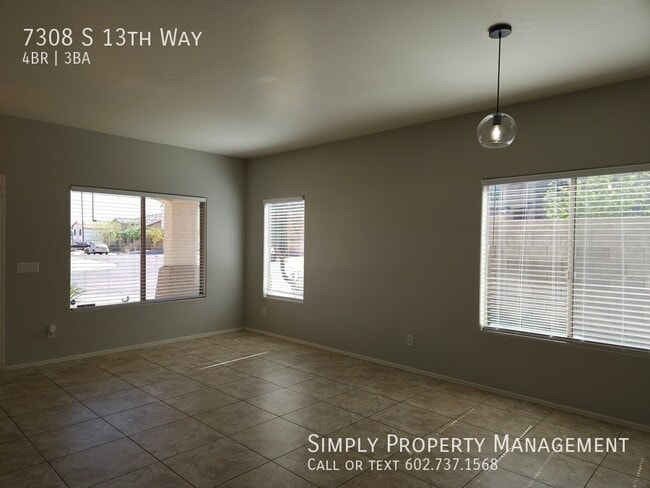 Building Photo - Spacious 4 Bedroom 2.5 Bathroom Home!