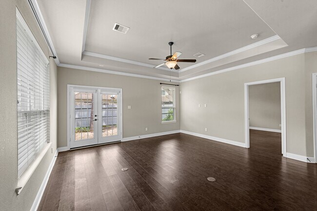 Building Photo - 2034 Que Manor Dr