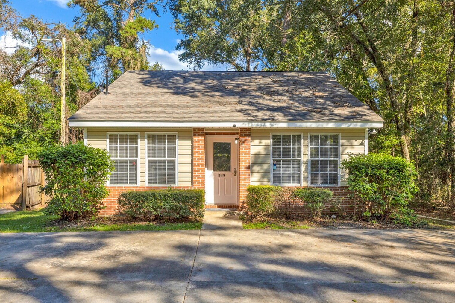 Building Photo - 228 Dixie Dr