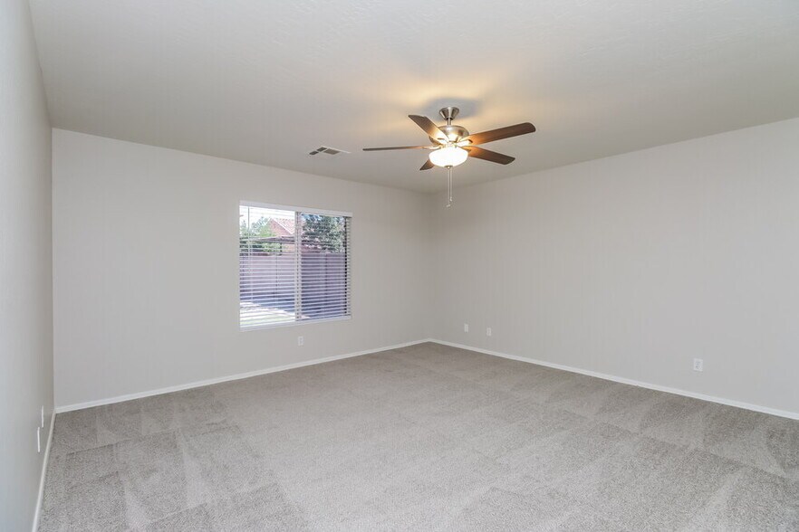 Building Photo - 4966 E Magnus Dr