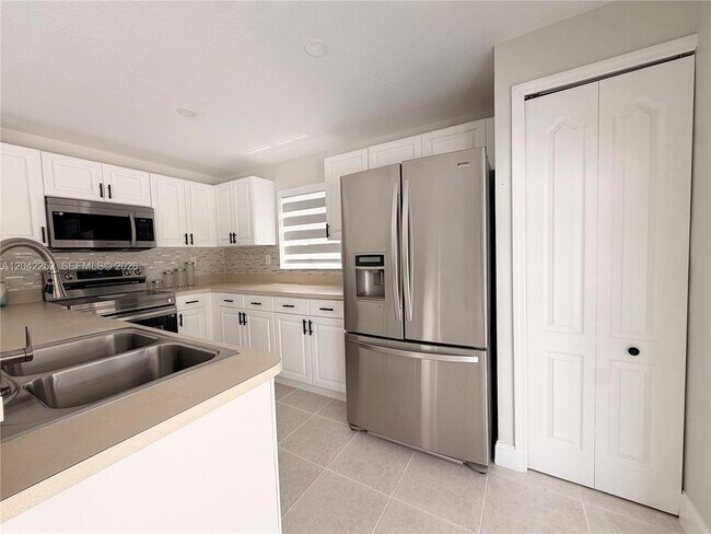Building Photo - 11242 SW 244th Terrace