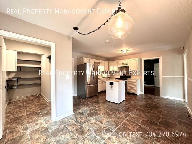Building Photo - 4320 Woodgreen Terrace
