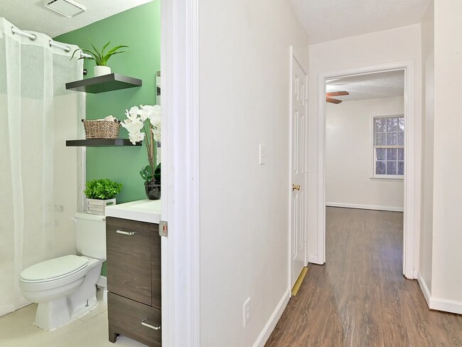 Building Photo - 123 Curtis Rd