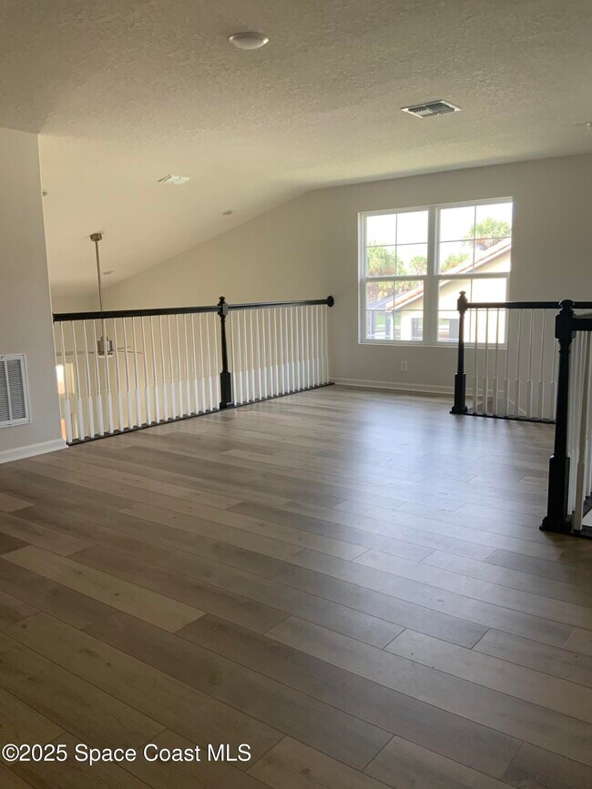 Building Photo - 99 Montecito Dr