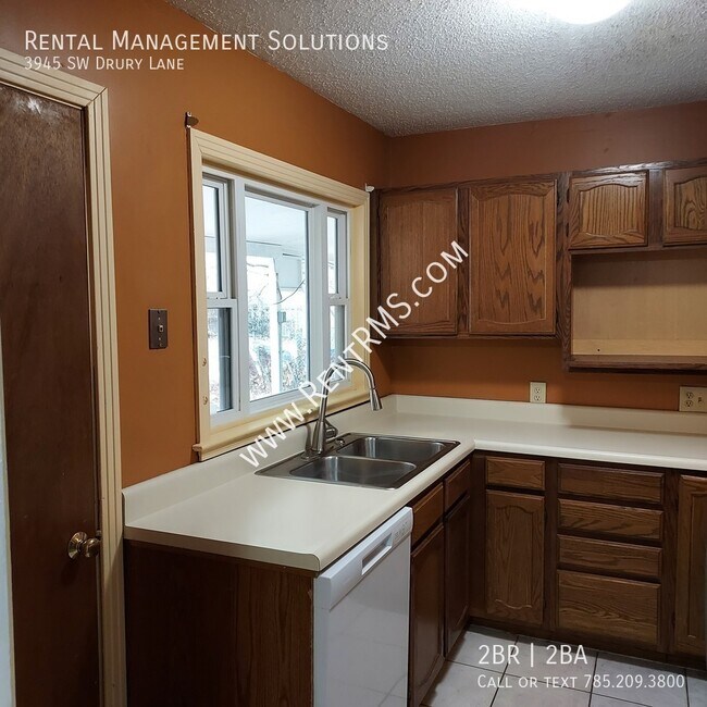 Building Photo - 3945 SW Drury Ln