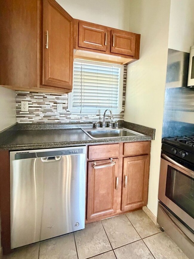 Building Photo - 1719 William Howard Taft Rd