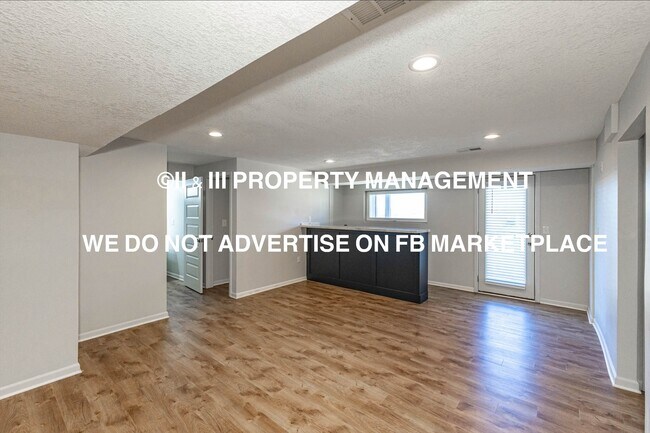 Building Photo - 12566 S Canyon Dr