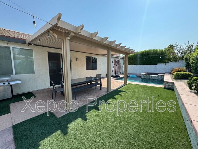 Building Photo - 80746 Diamondback Trail