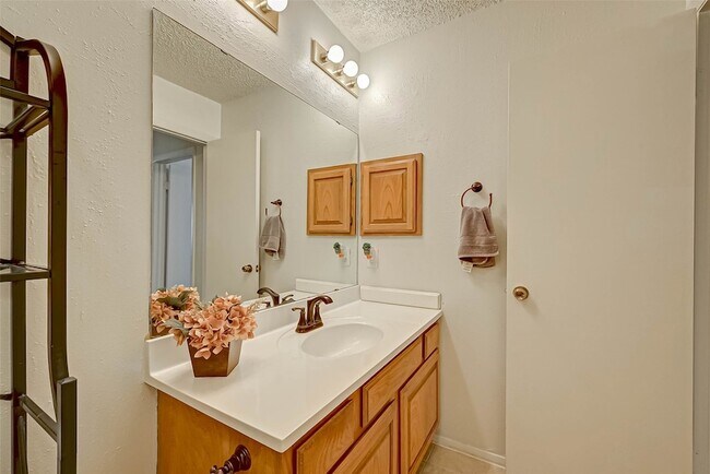 Building Photo - 16355 Sierra Grande Dr