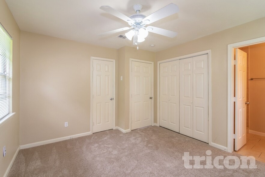 Building Photo - 5234 Jorns St