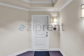 Building Photo - Unit 5405
