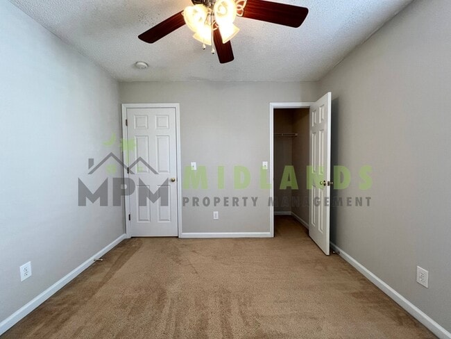 Building Photo - 139 Arthurdale Dr