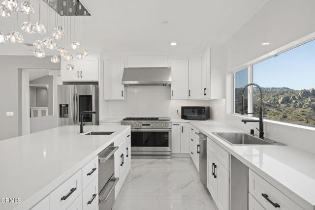 Building Photo - 40 Saddlebow Rd