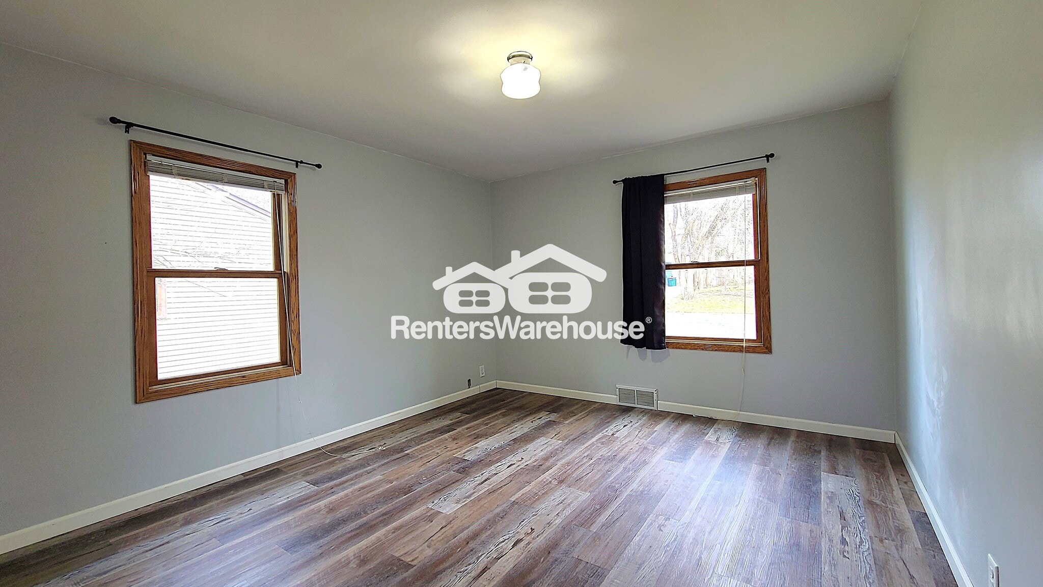 Building Photo - 525 Birch St