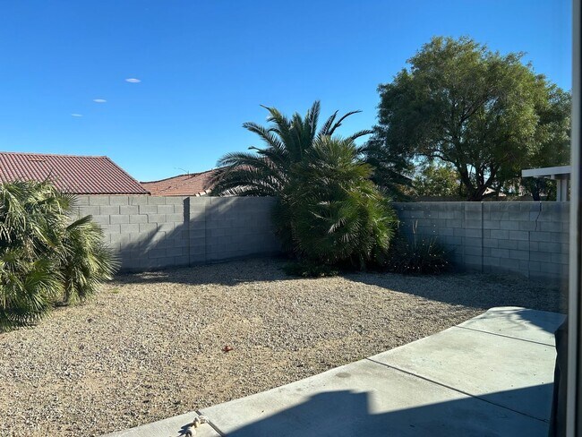 Building Photo - 5832 Vista Luna St