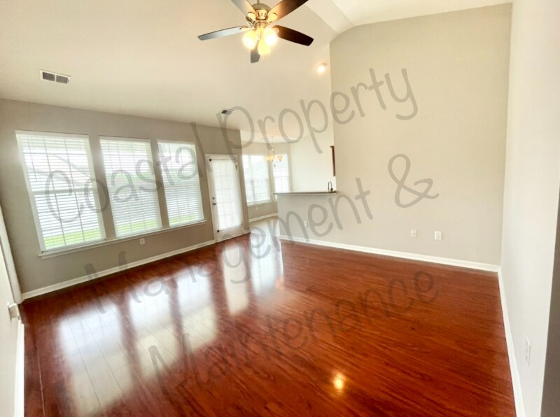 Building Photo - 135 Carolina Oaks Dr