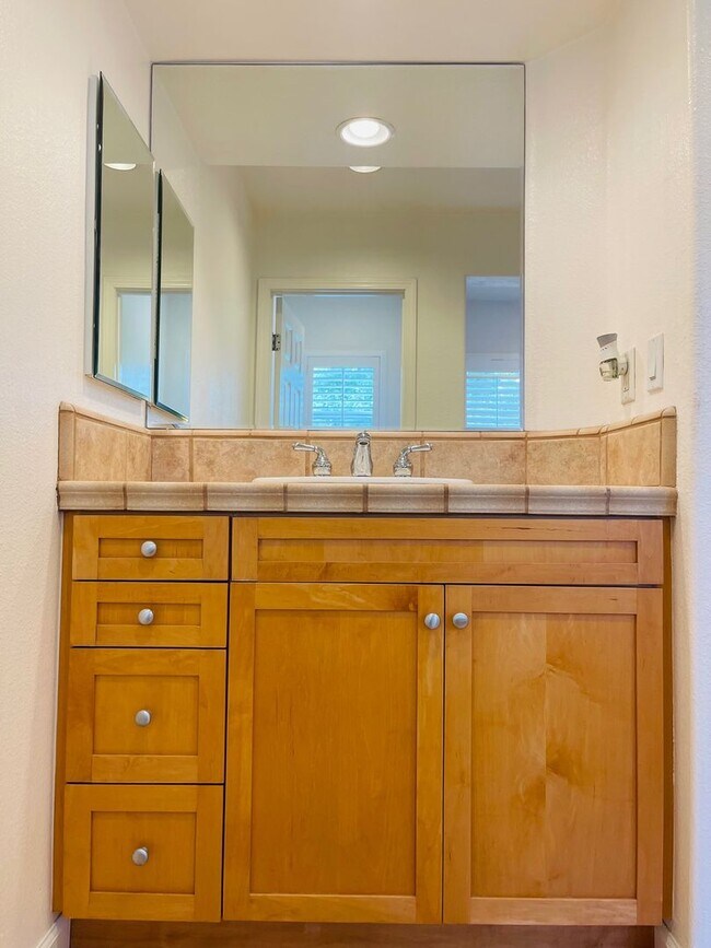 Building Photo - 4285 Bromley Ct