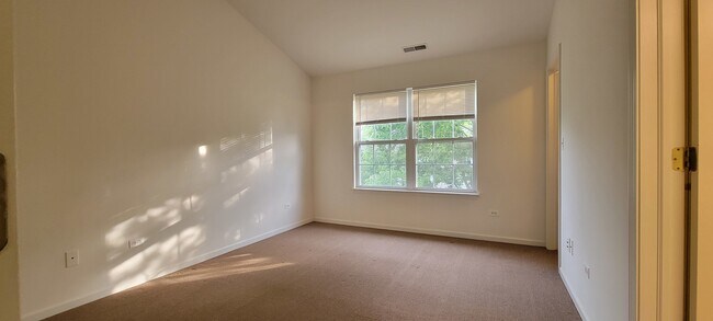Building Photo - 2871 Vernal Ln