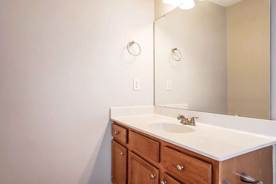 Building Photo - 6029 Silkwater Ct