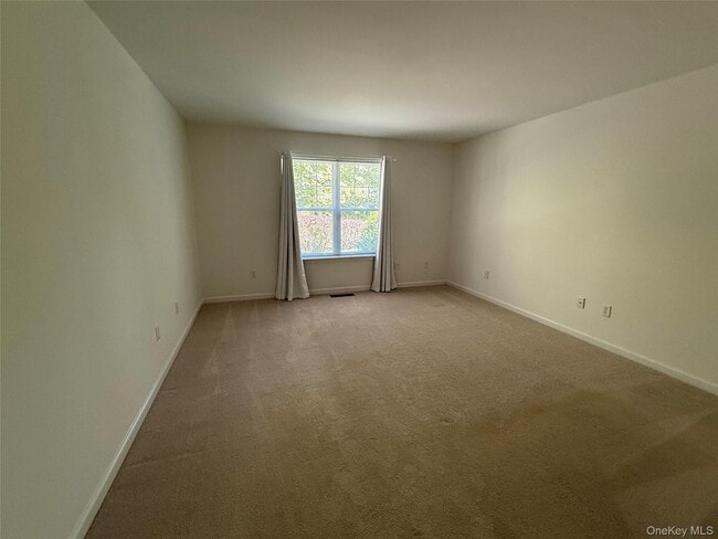 Building Photo - 33 Osborne Glen