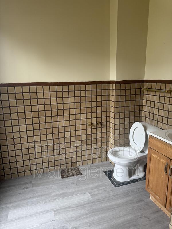 Building Photo - 26 Augustine St