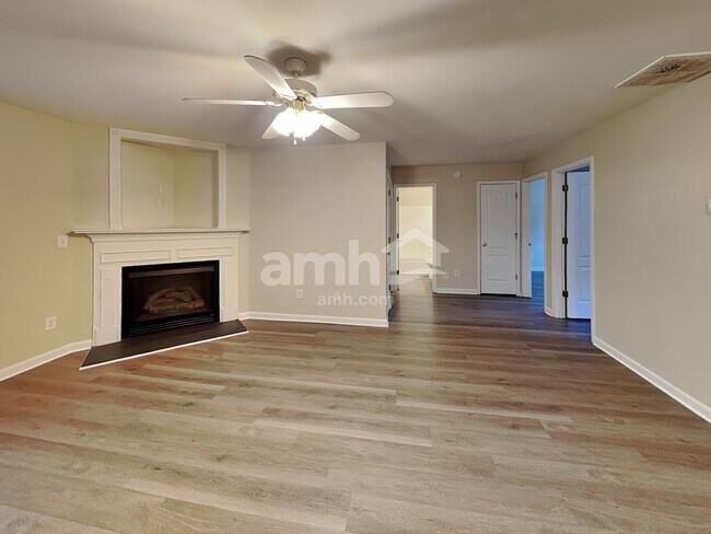 Building Photo - 1054 Falls Brooke Dr