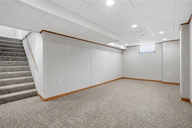 Building Photo - 315 South Dr