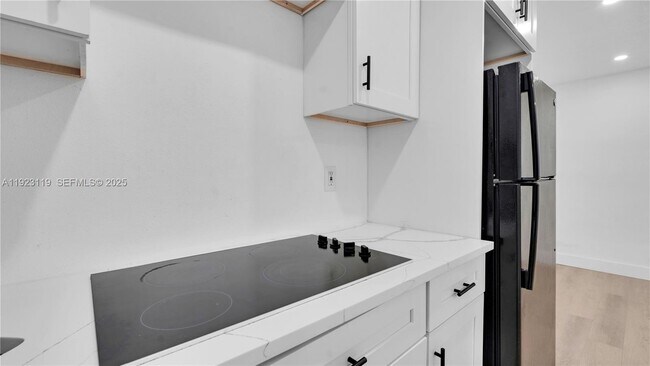 Building Photo - 32 SW 9th St