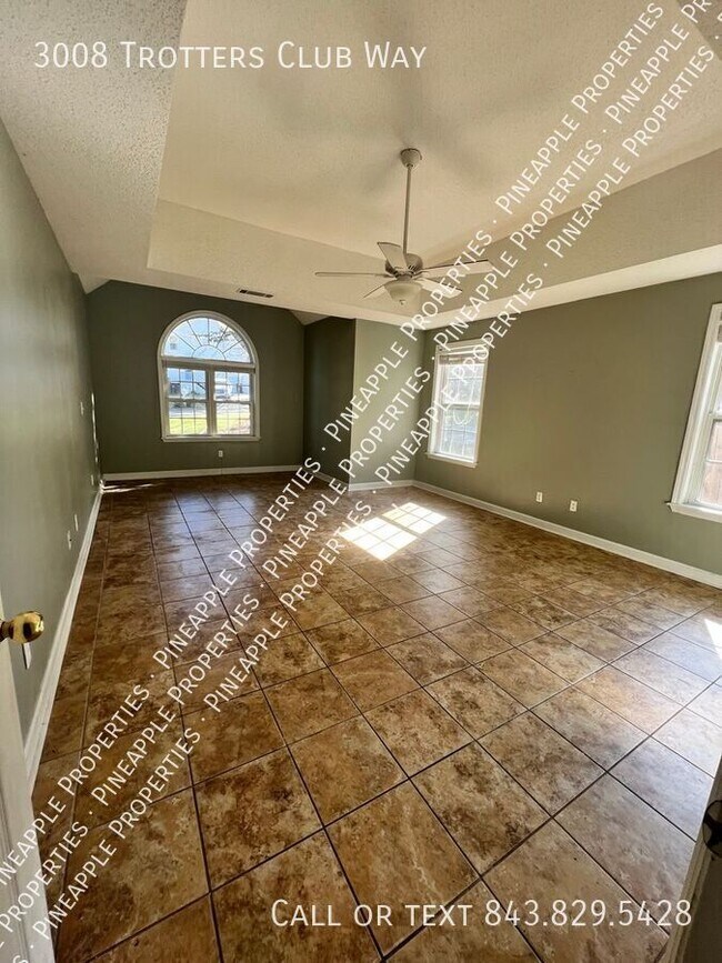 Building Photo - 3008 Trotters Club Way