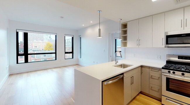 Building Photo - 627 Columbus Ave