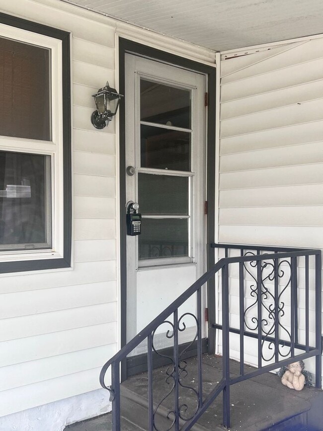 Building Photo - Regency Cove 55+ Gated Community - Stunnin...